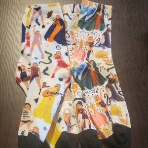 TAYLOR SWIFT SOCKS